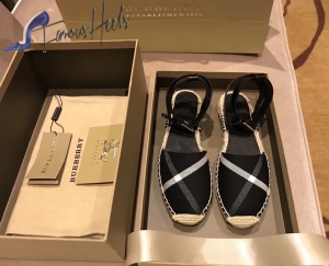 Burberry Flat 003